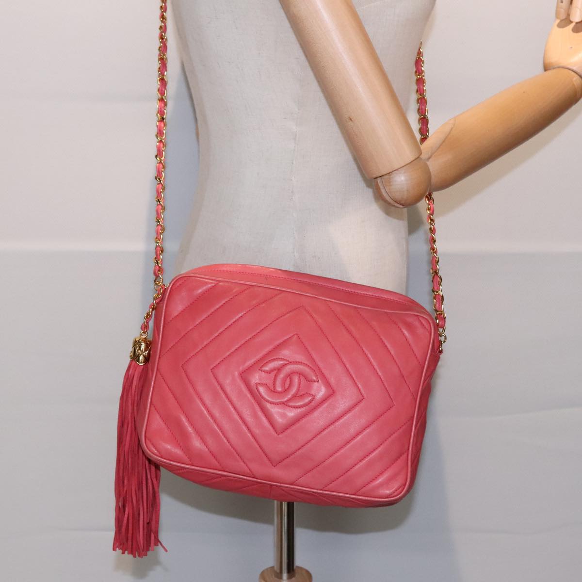 CHANEL Chain Shoulder Bag Lamb Skin Gold Pink CC Auth 93604