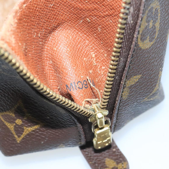 LOUIS VUITTON Monogram Trousse Demi Ronde Cosmetic Pouch M47520 LV Auth 93624