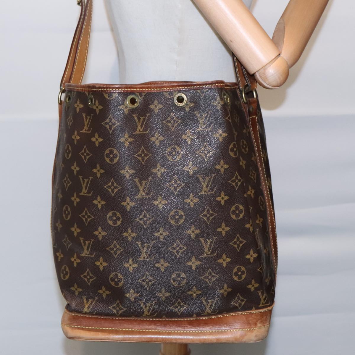 LOUIS VUITTON Monogram Noe Shoulder Bag M42224 LV Auth 93744