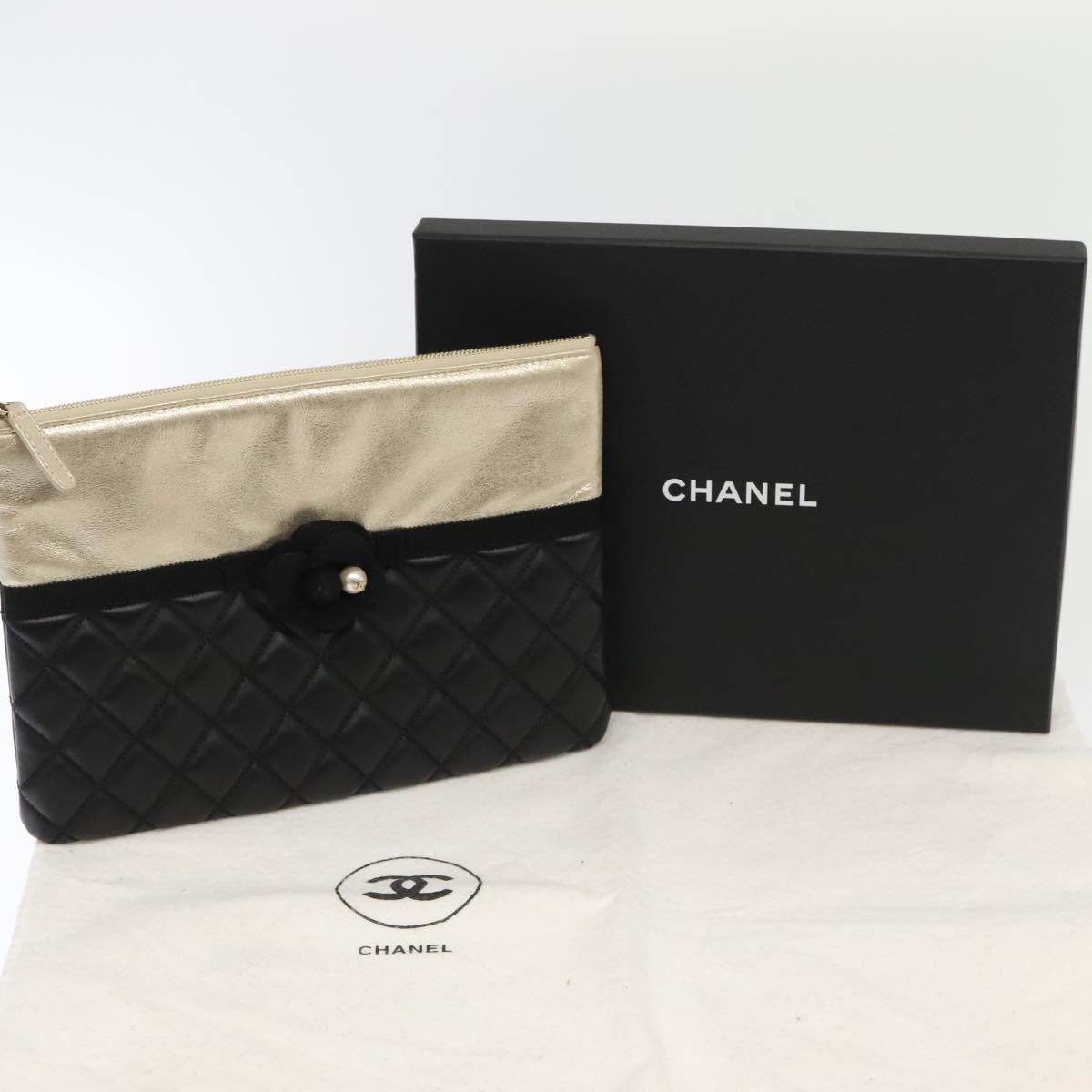 CHANEL Clutch Bag Leather Black Gold CC Auth 93804A