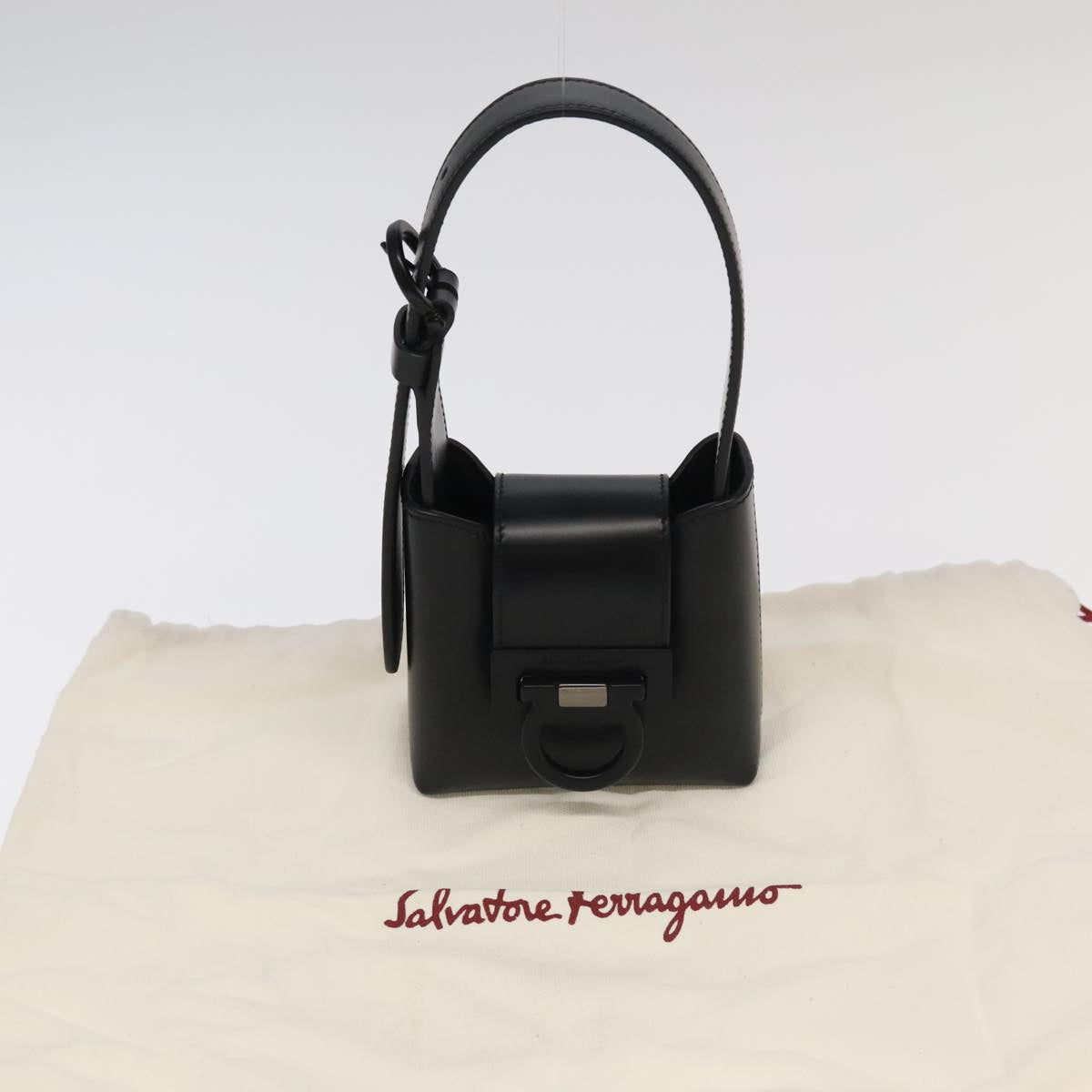 Salvatore Ferragamo Gancini Hand Bag Leather Black Auth 93834A