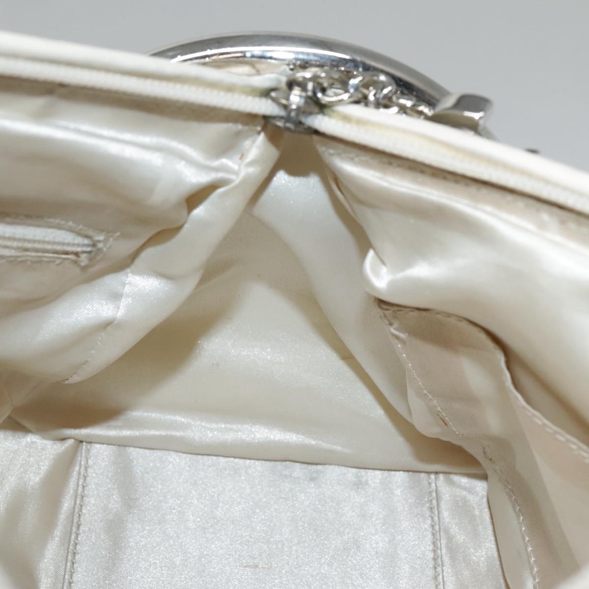 CHANEL Chain Shoulder Bag Leather White CC Auth 93890