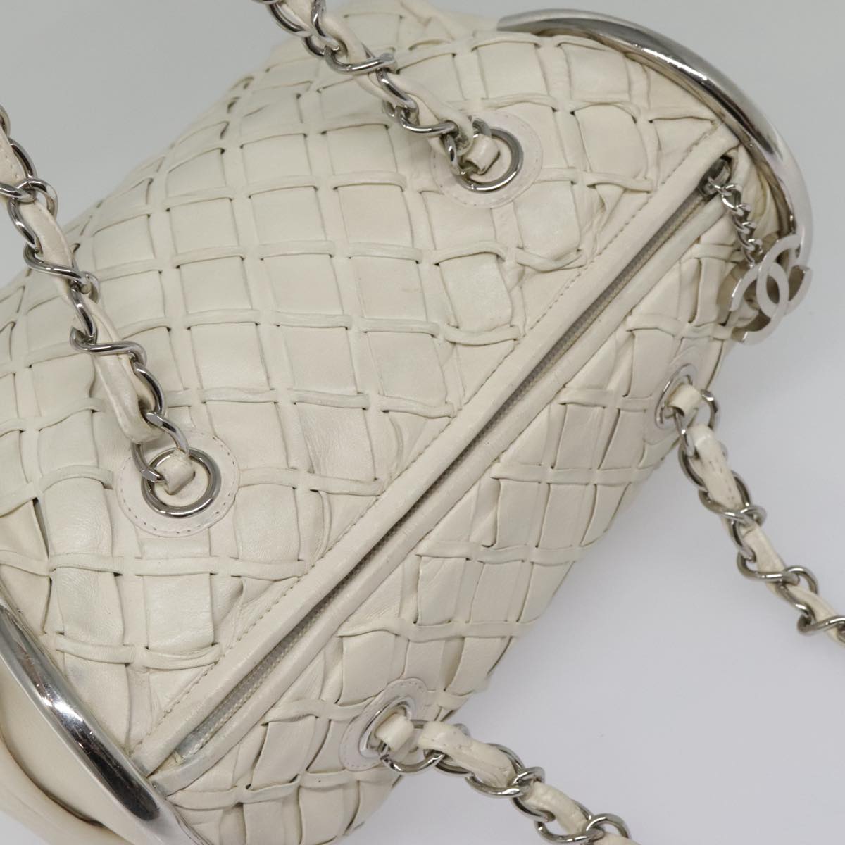 CHANEL Chain Shoulder Bag Leather White CC Auth 93890