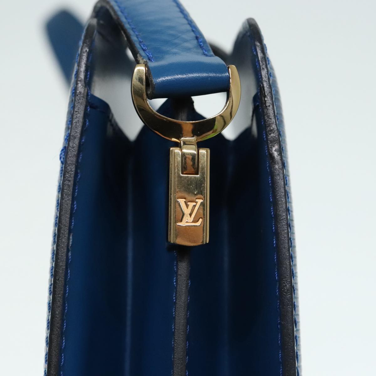 LOUIS VUITTON Epi Capuchin Shoulder Bag Blue M52345 LV Auth 93937