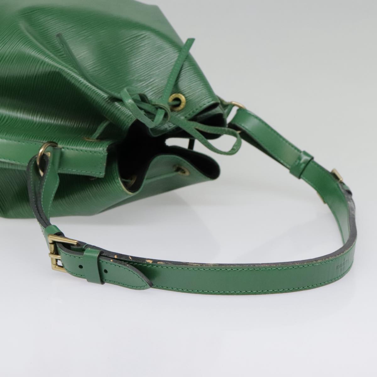 LOUIS VUITTON Epi Noe Shoulder Bag Green M44004 LV Auth 93956