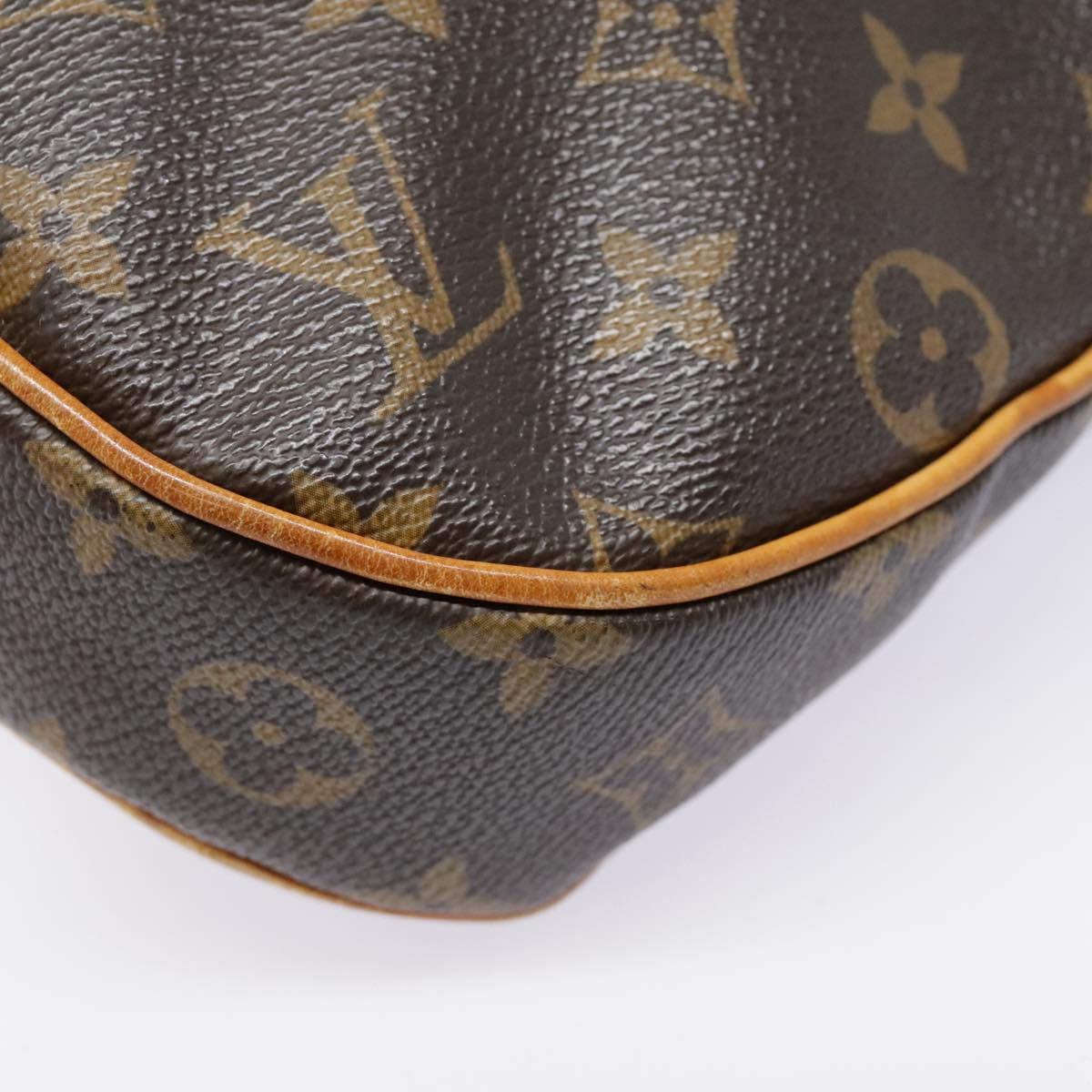 LOUIS VUITTON Monogram Odeon MM Shoulder Bag M56389 LV Auth 93967