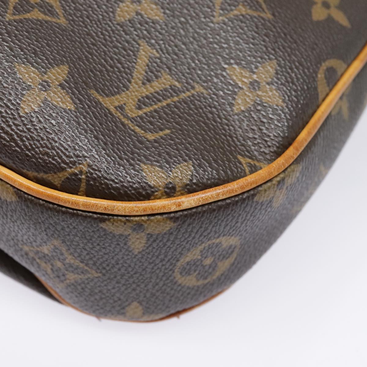 LOUIS VUITTON Monogram Odeon MM Shoulder Bag M56389 LV Auth 93967