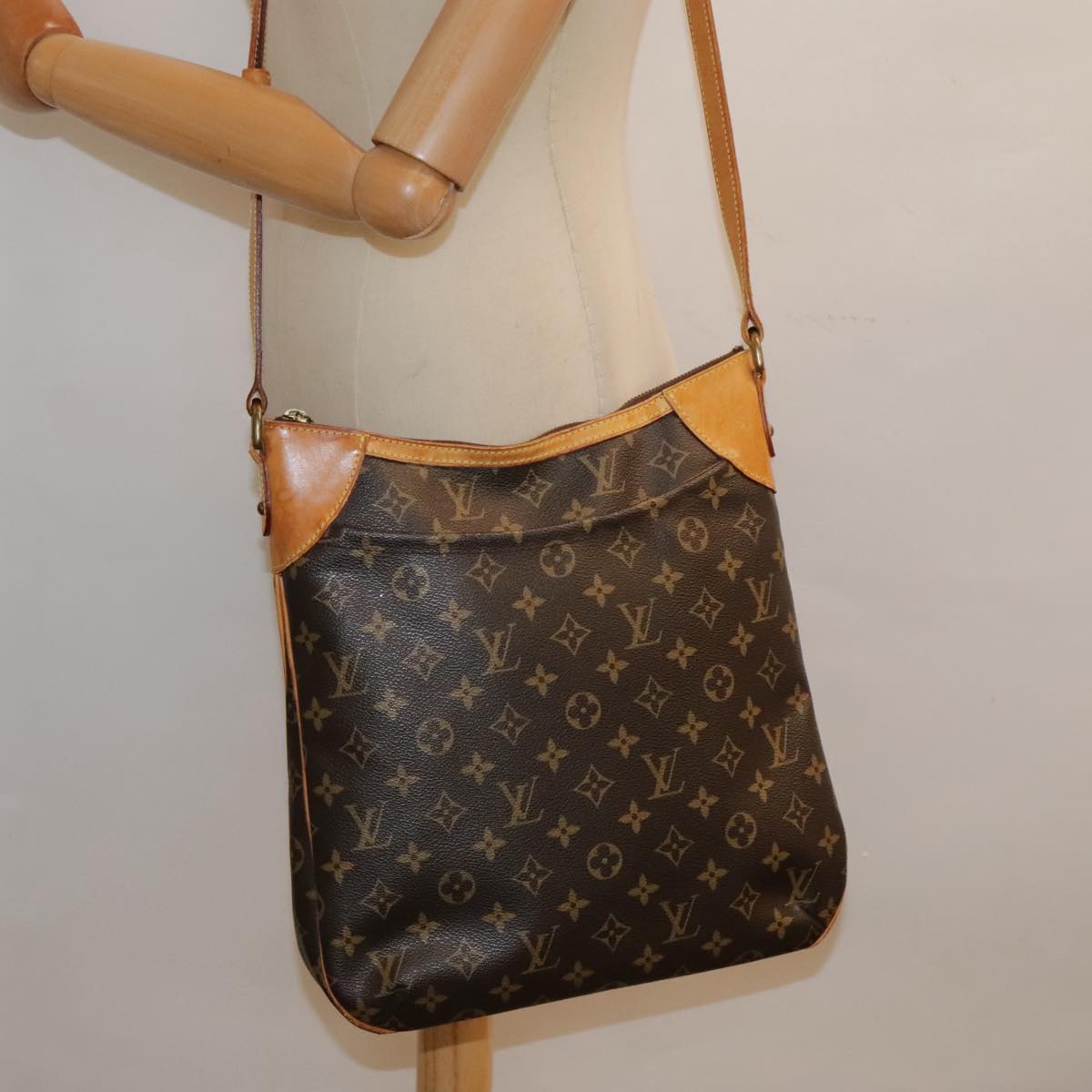 LOUIS VUITTON Monogram Odeon MM Shoulder Bag M56389 LV Auth 93967