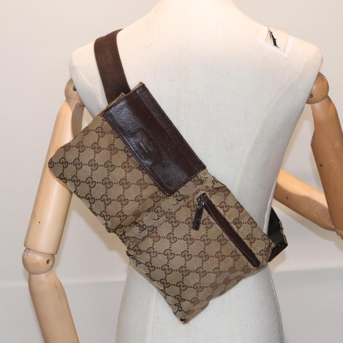 GUCCI GG Canvas Waist bag Beige Silver 28566 Auth 94051