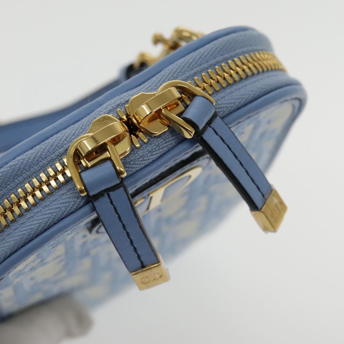 Christian Dior Chain Trotter Canvas Shoulder Bag Blue Gold Auth 94170SA