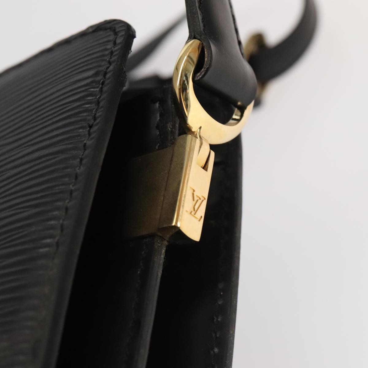 LOUIS VUITTON Epi Capuchin Shoulder Bag Black M52342 LV Auth 94182