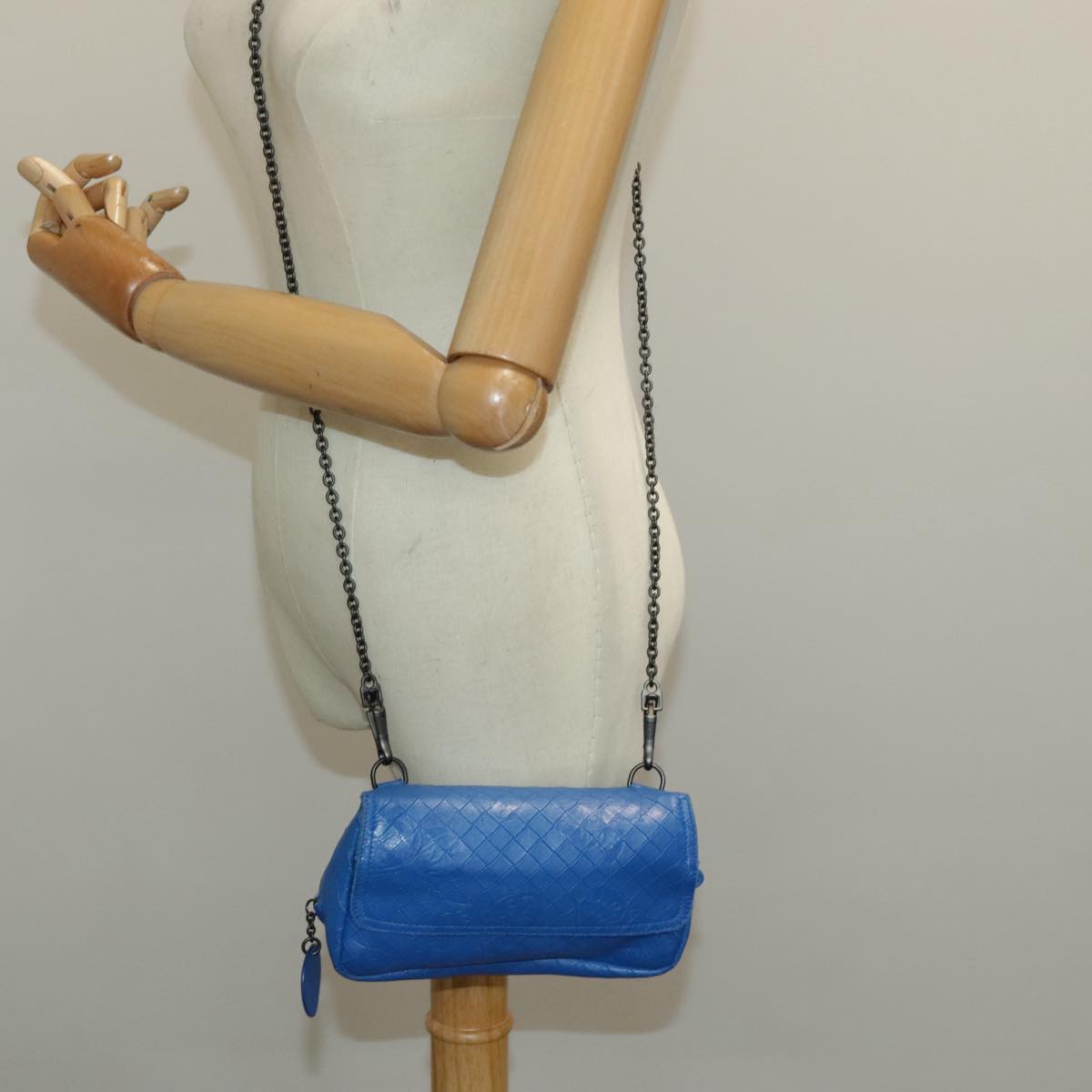 BOTTEGA VENETA Chain INTRECCIATO Shoulder Bag Leather Blue Auth 94286