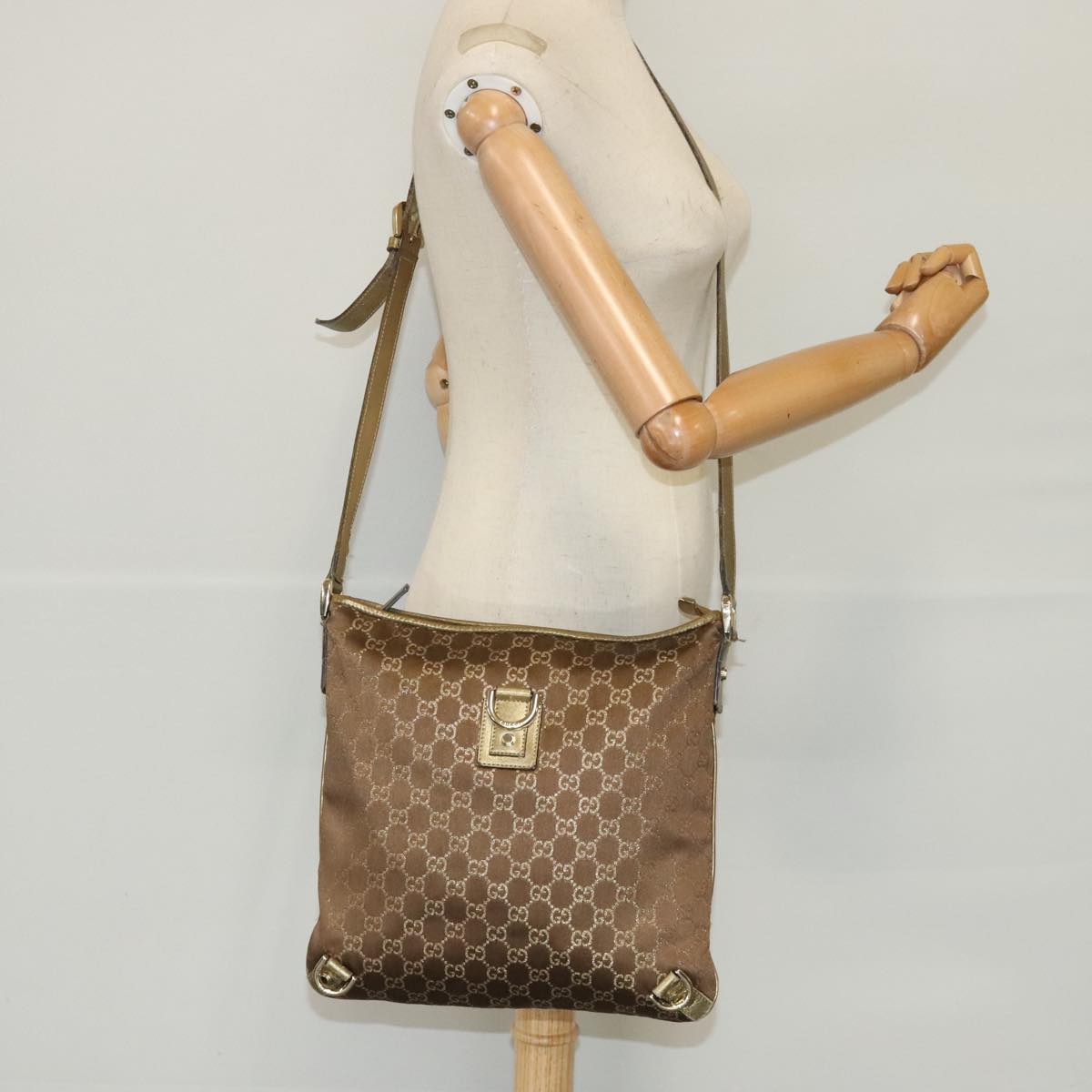 GUCCI GG Canvas Abbey Shoulder Bag Brown Gold 131326 Auth 94297