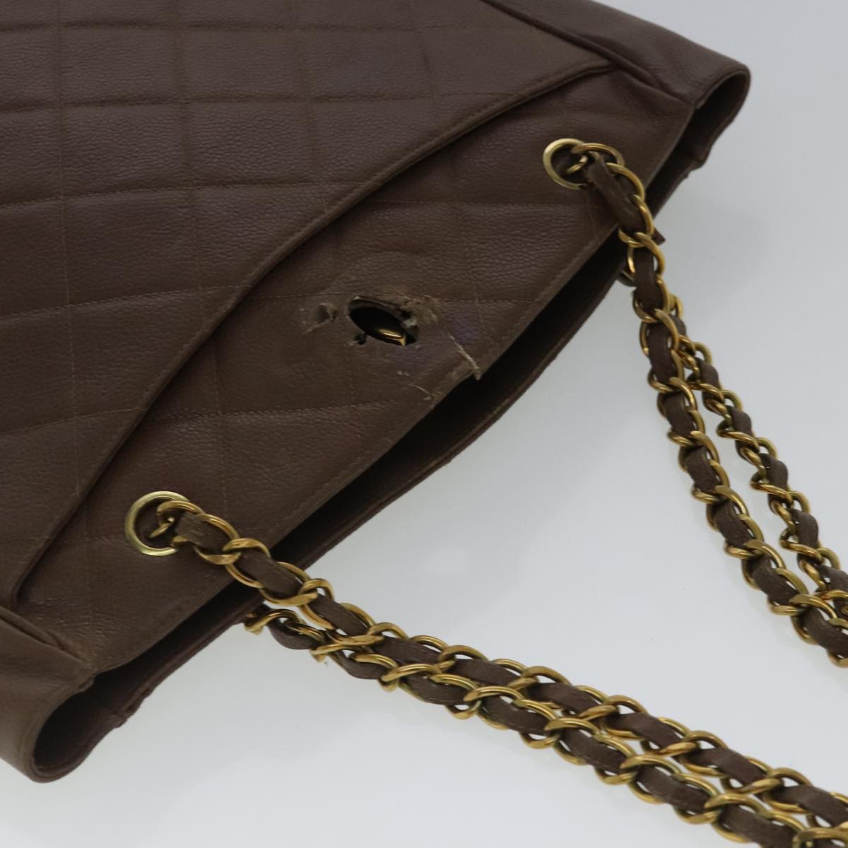 CHANEL Matelasse Chain Shoulder Bag Caviar Skin Brown Gold CC Auth 94306