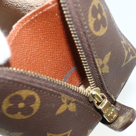 LOUIS VUITTON Monogram Trousse Demi Ronde Kosmetiktäschchen M47520 LV Auth 94328