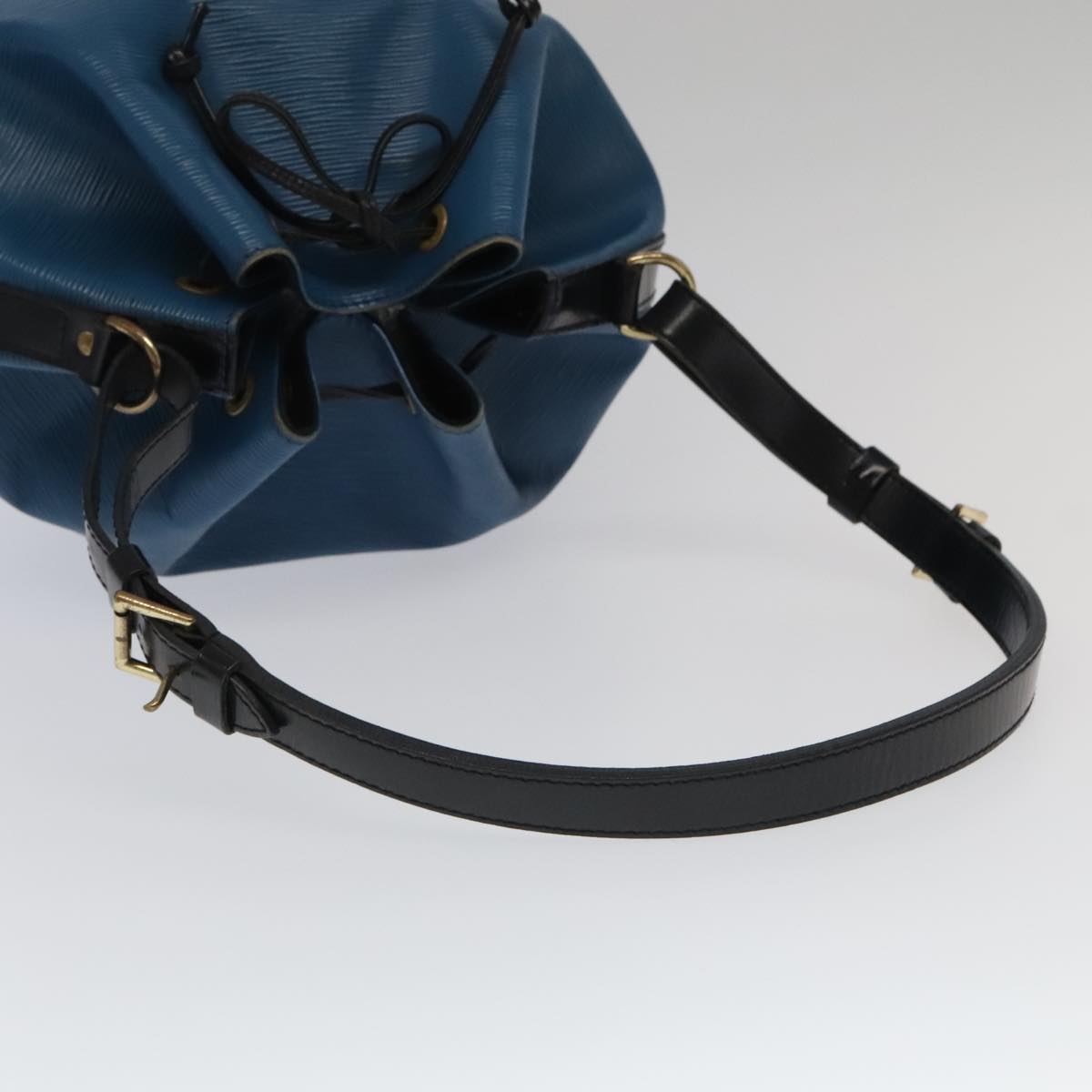 LOUIS VUITTON Epi Petit Noe Shoulder Bag Bicolor Black Blue M44152 Auth 94350