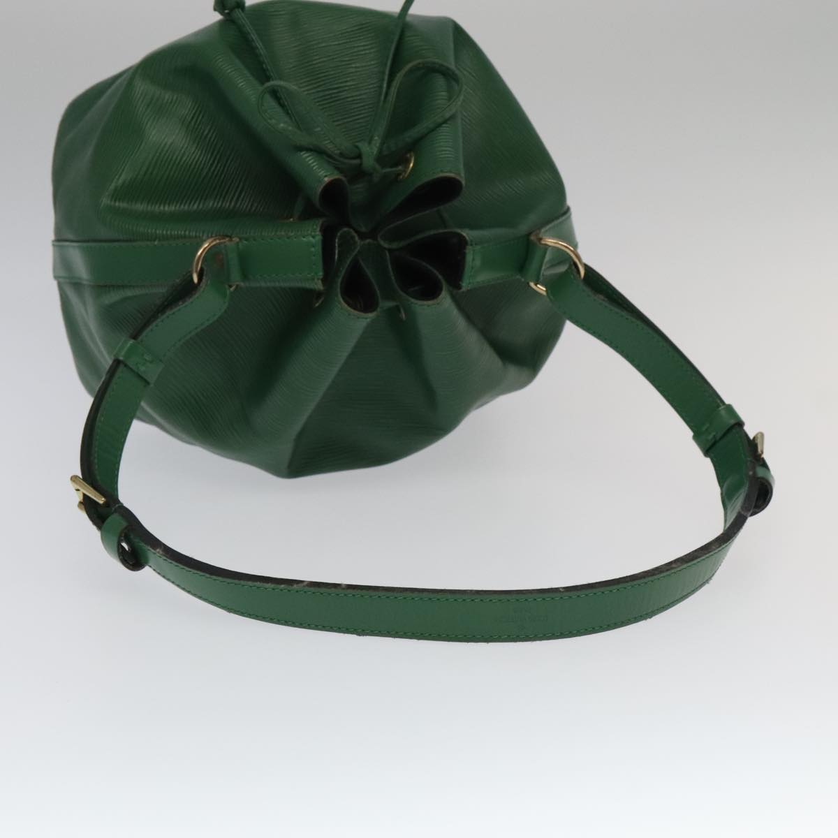 LOUIS VUITTON Epi Petit Noe Shoulder Bag Green M44102 LV Auth 94357