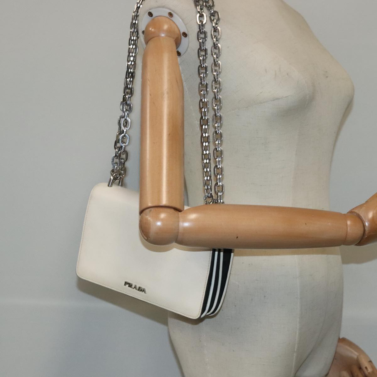 PRADA Chain Shoulder Bag Safiano leather White Silver Auth 94404