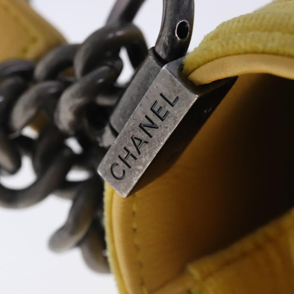 CHANEL Matelasse 20 Chain Boy Chanel Umhängetasche Velours Gelb CC Auth 94468V