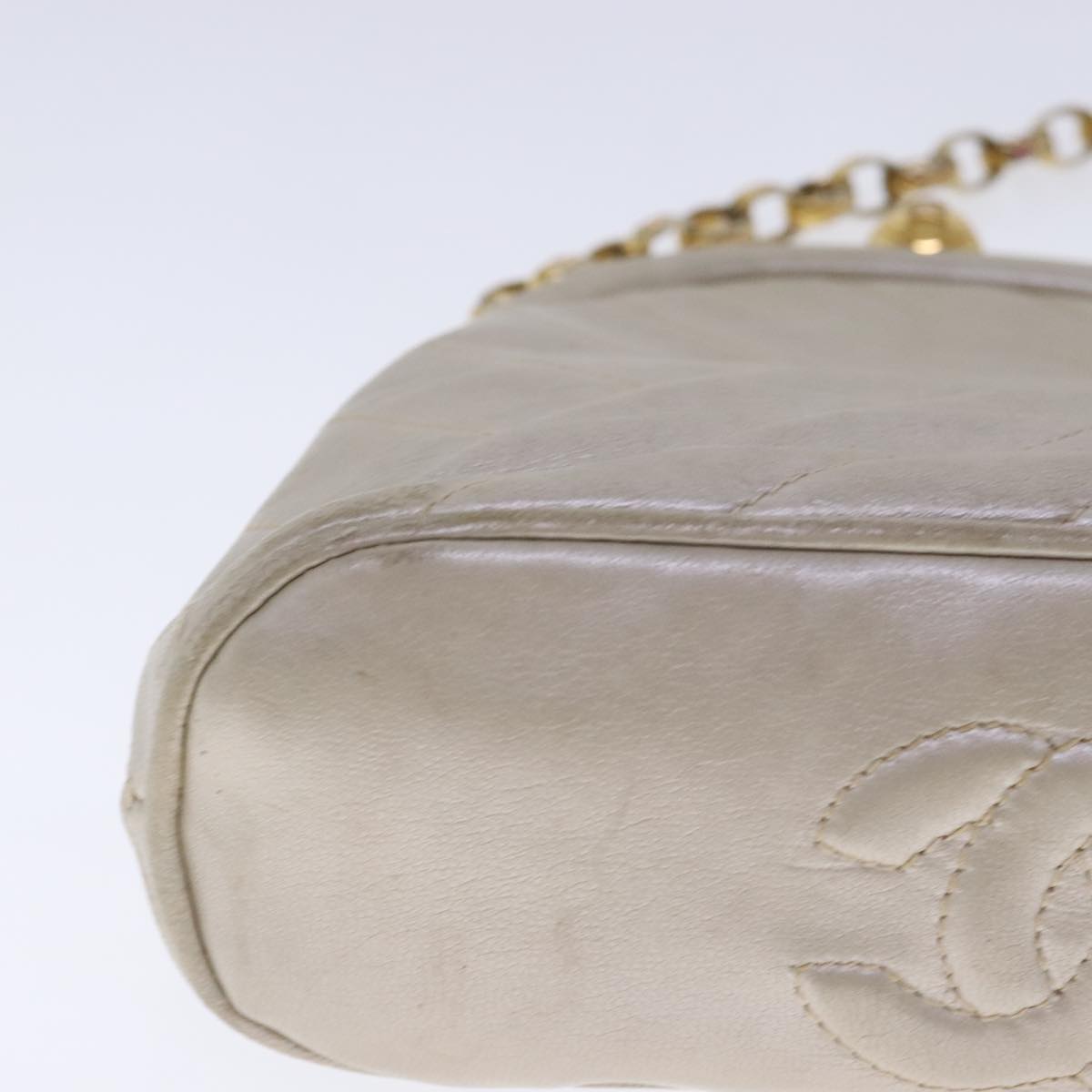 CHANEL Chain Shoulder Bag Leather White Gold CC Auth 94469