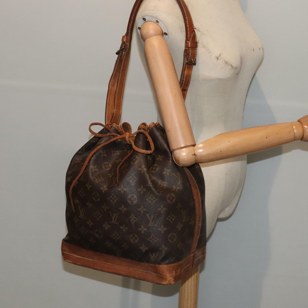 LOUIS VUITTON Monogram Noe Shoulder Bag M42224 LV Auth 94580