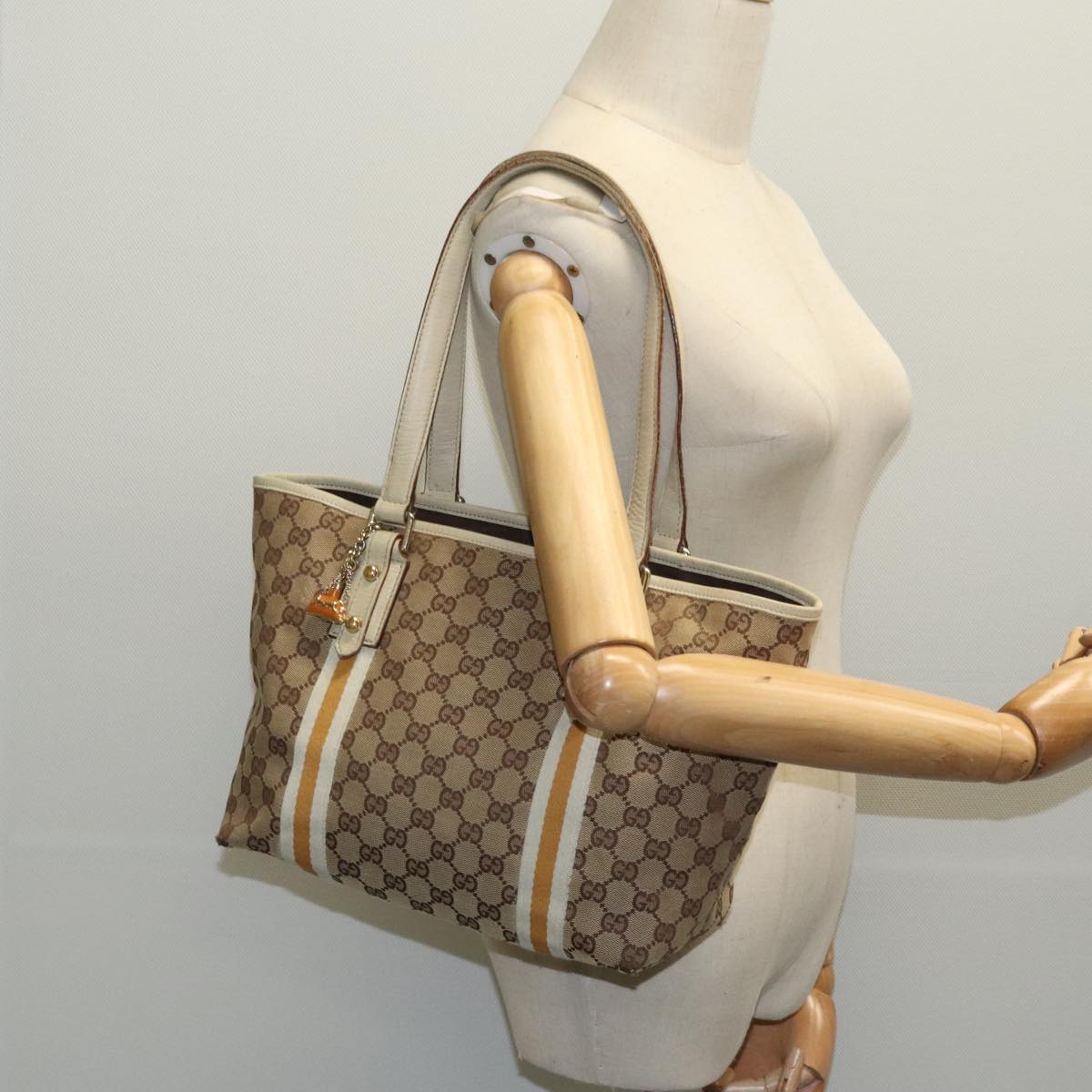 GUCCI GG Canvas Sherry Line Shoulder Bag Beige Gold yellow 137396 Auth 94655