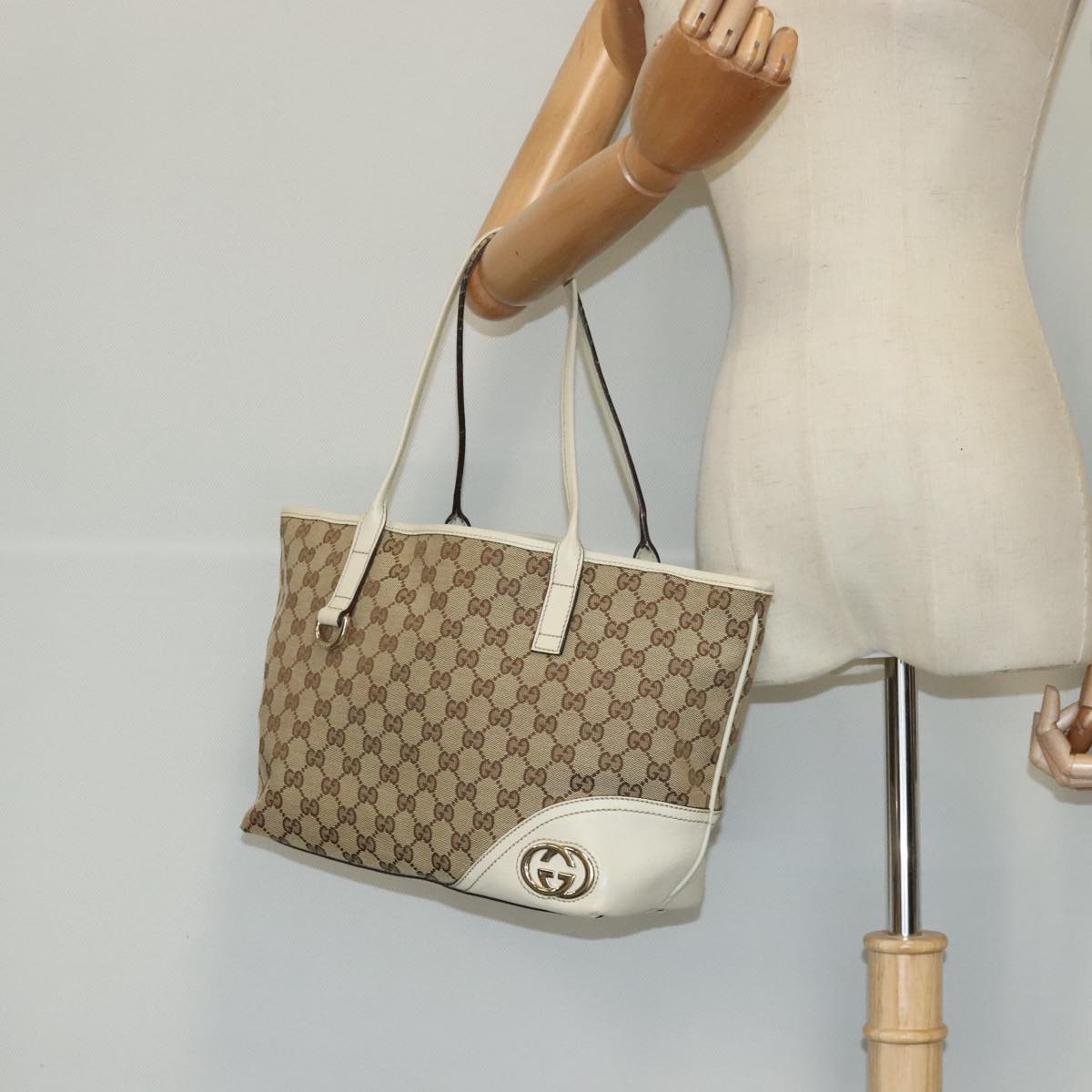 GUCCI GG Canvas Shoulder Bag Beige Gold 169946 Auth 94686