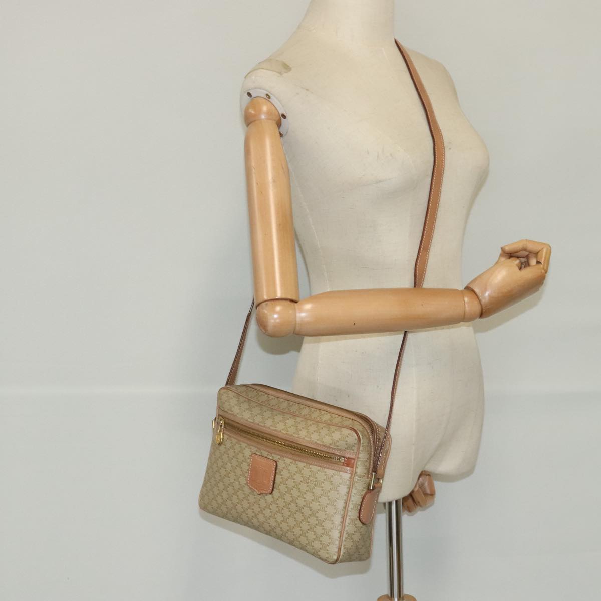 CELINE Macadam Canvas Shoulder Bag Beige Gold Auth 94801