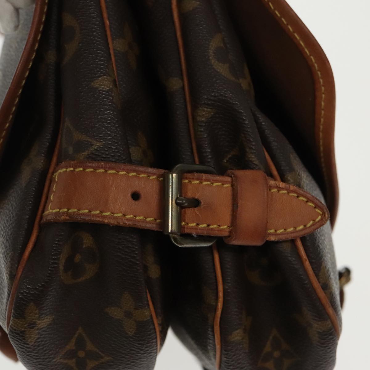 LOUIS VUITTON Monogram Saumur 30 Shoulder Bag M42256 LV Auth 94834