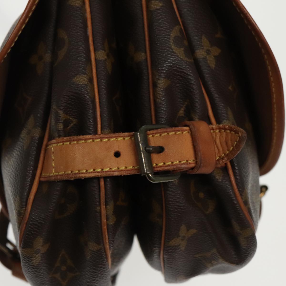 LOUIS VUITTON Monogram Saumur 30 Shoulder Bag M42256 LV Auth 94834