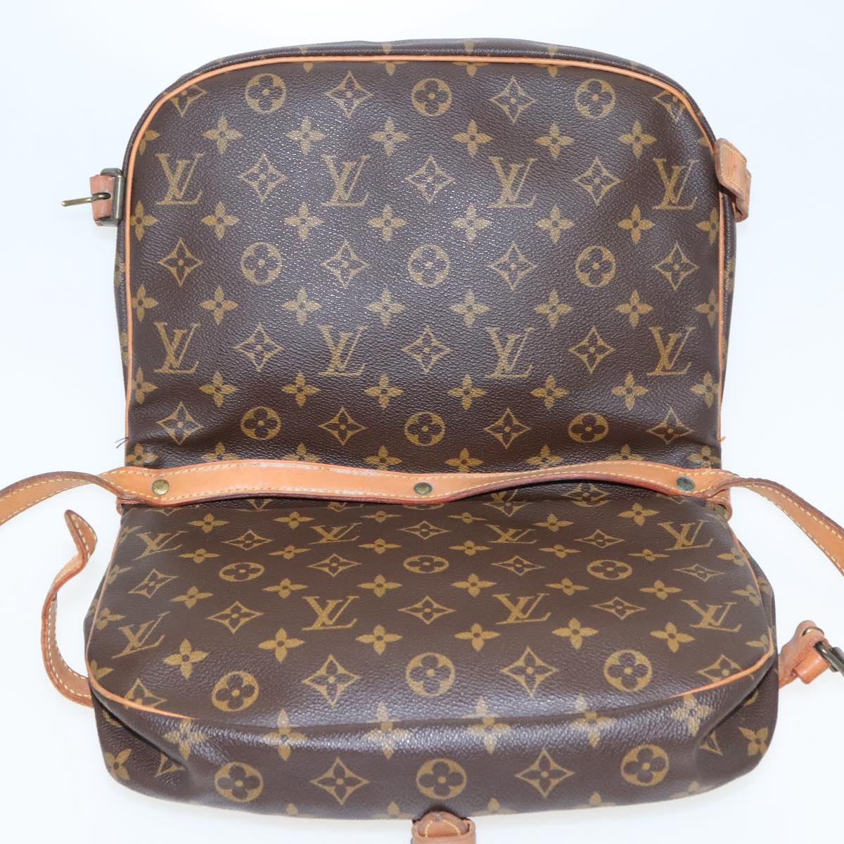 LOUIS VUITTON Monogram Saumur 30 Shoulder Bag M42256 LV Auth 94834