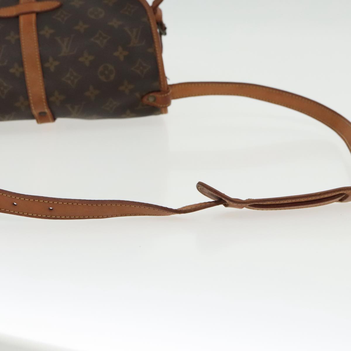 LOUIS VUITTON Monogram Saumur 30 Shoulder Bag M42256 LV Auth 94834