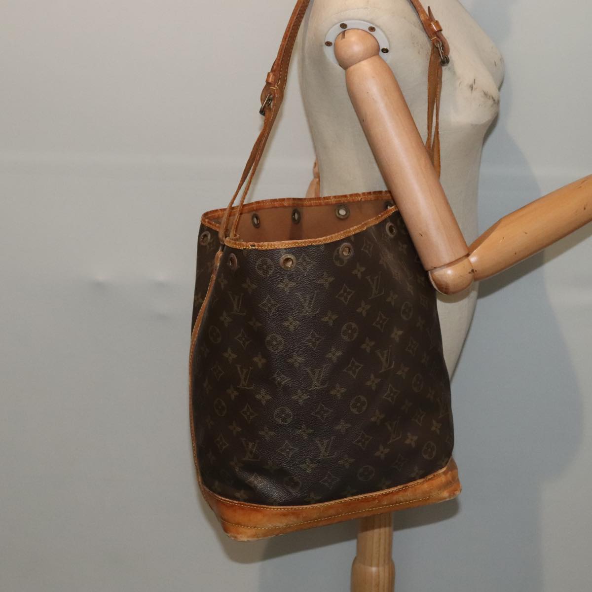 LOUIS VUITTON Monogram Noe Shoulder Bag M42224 LV Auth 94880