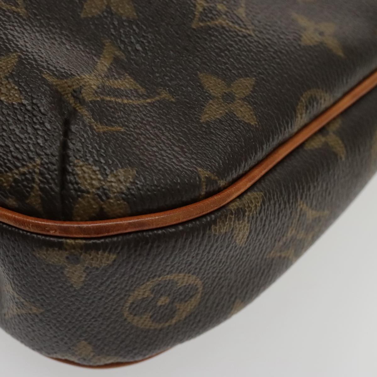 LOUIS VUITTON Monogram Odeon MM Shoulder Bag M56389 LV Auth 94944