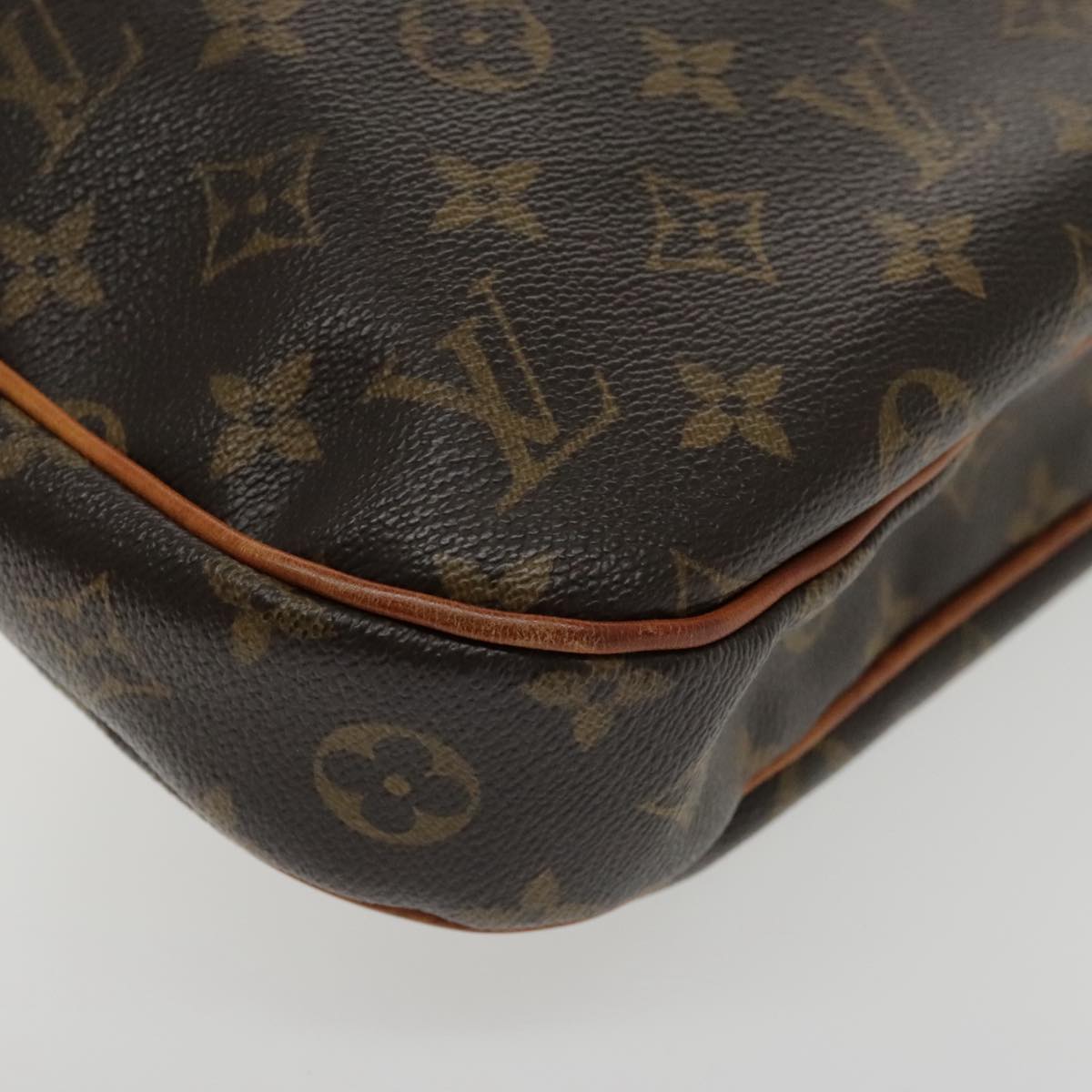 LOUIS VUITTON Monogram Odeon MM Shoulder Bag M56389 LV Auth 94944