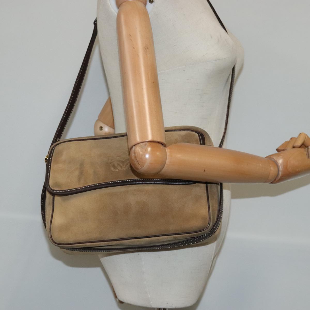 LOEWE Anagram Shoulder Bag Suede Beige Gold Auth 95043