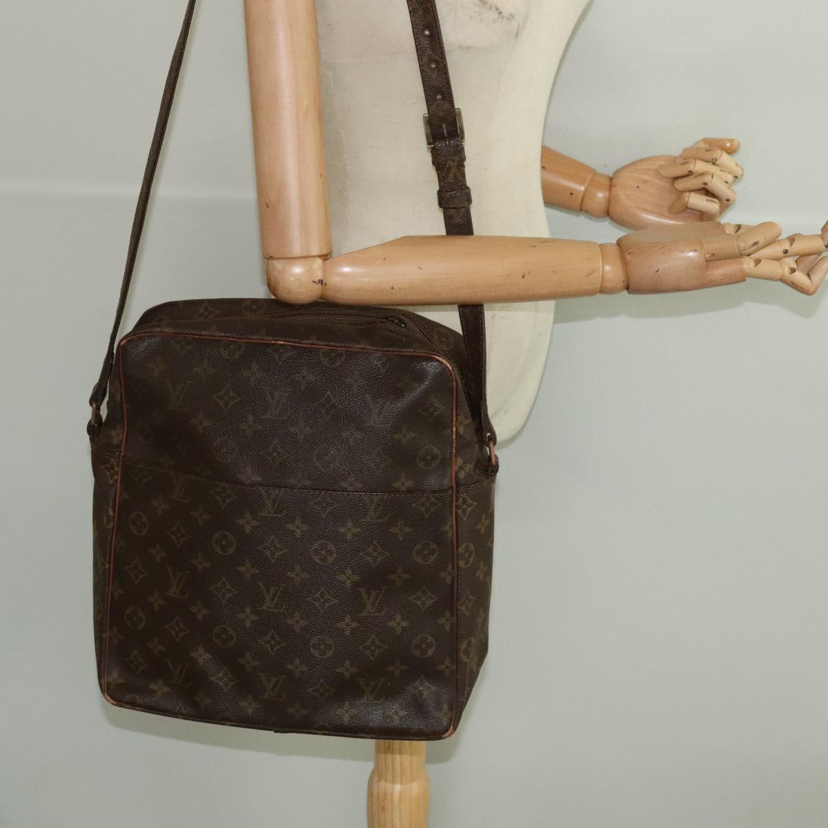 LOUIS VUITTON Monogram Marceau Shoulder Bag No.70 LV Auth 95102