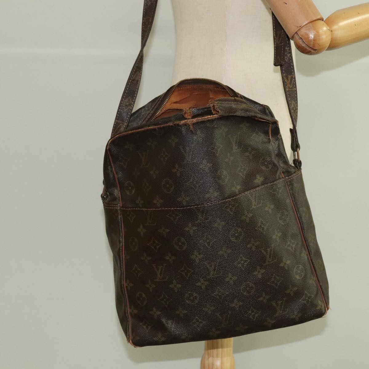 LOUIS VUITTON Monogram Marceau Shoulder Bag No.70 LV Auth 95103