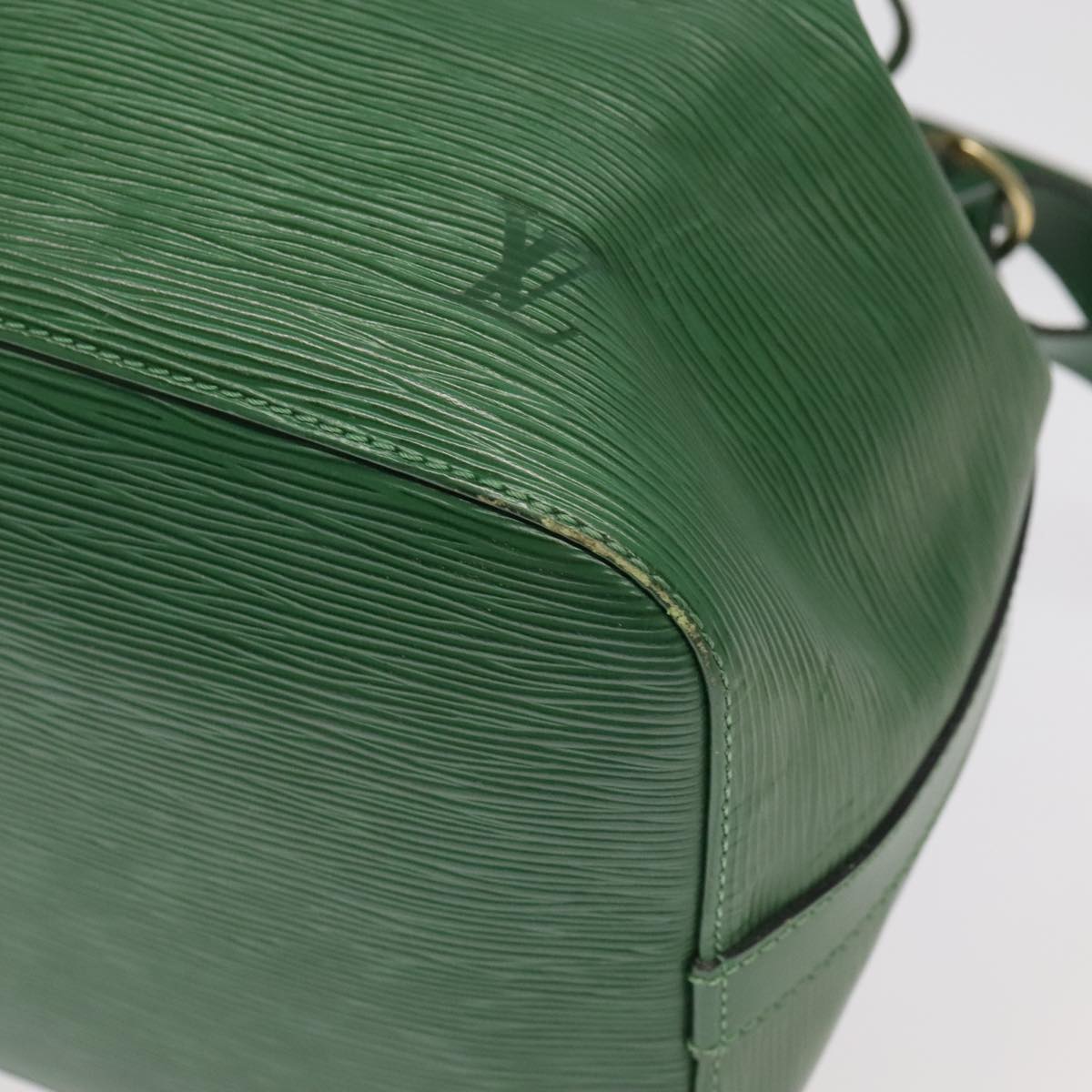 LOUIS VUITTON Epi Petit Noe Shoulder Bag Green M44102 LV Auth 95122