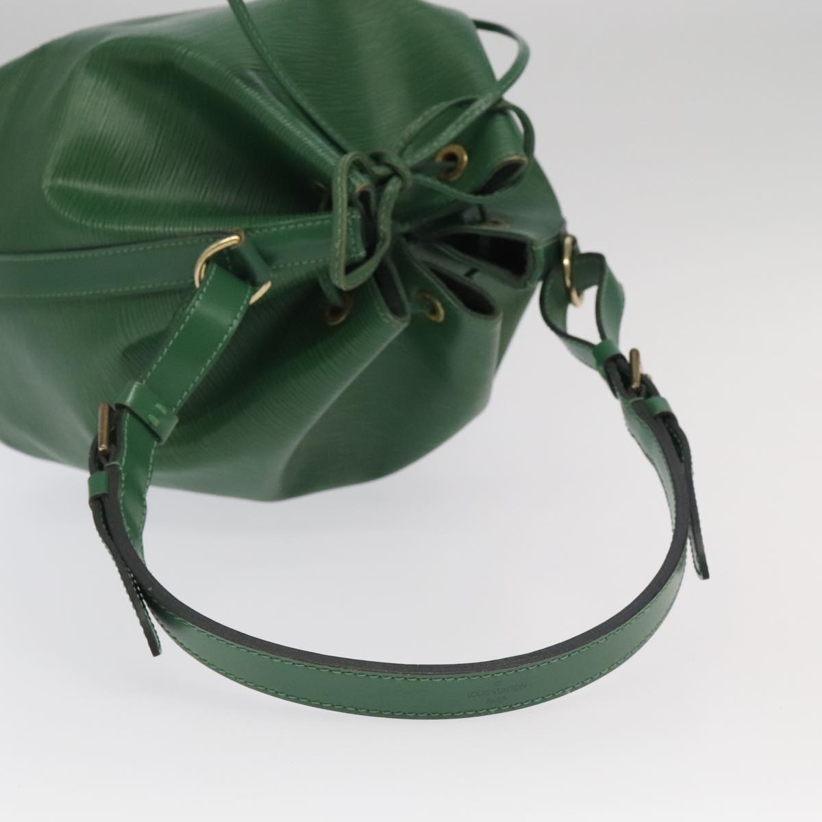 LOUIS VUITTON Epi Petit Noe Shoulder Bag Green M44102 LV Auth 95122