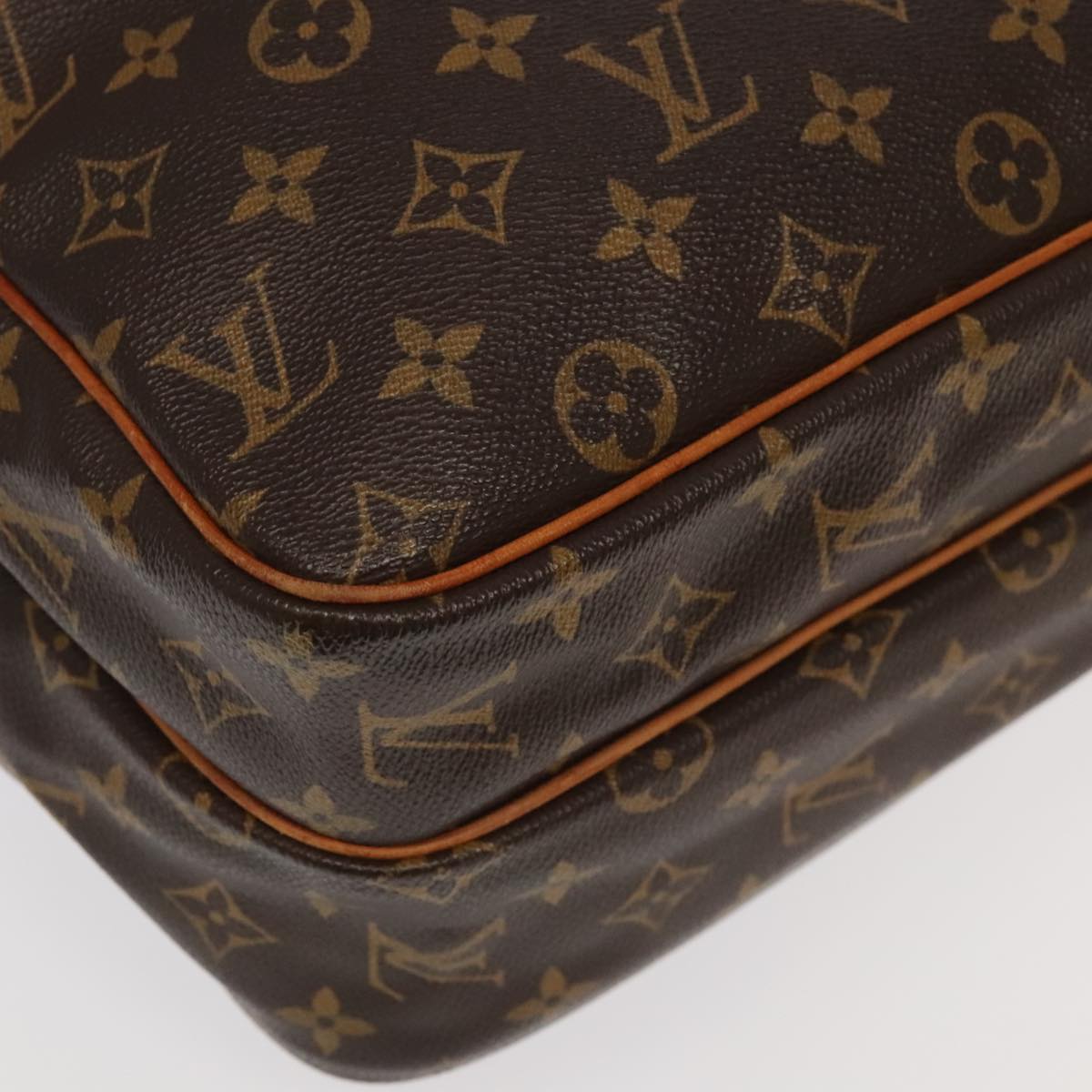 LOUIS VUITTON Monogram Reporter GM Shoulder Bag M45252 LV Auth 95216