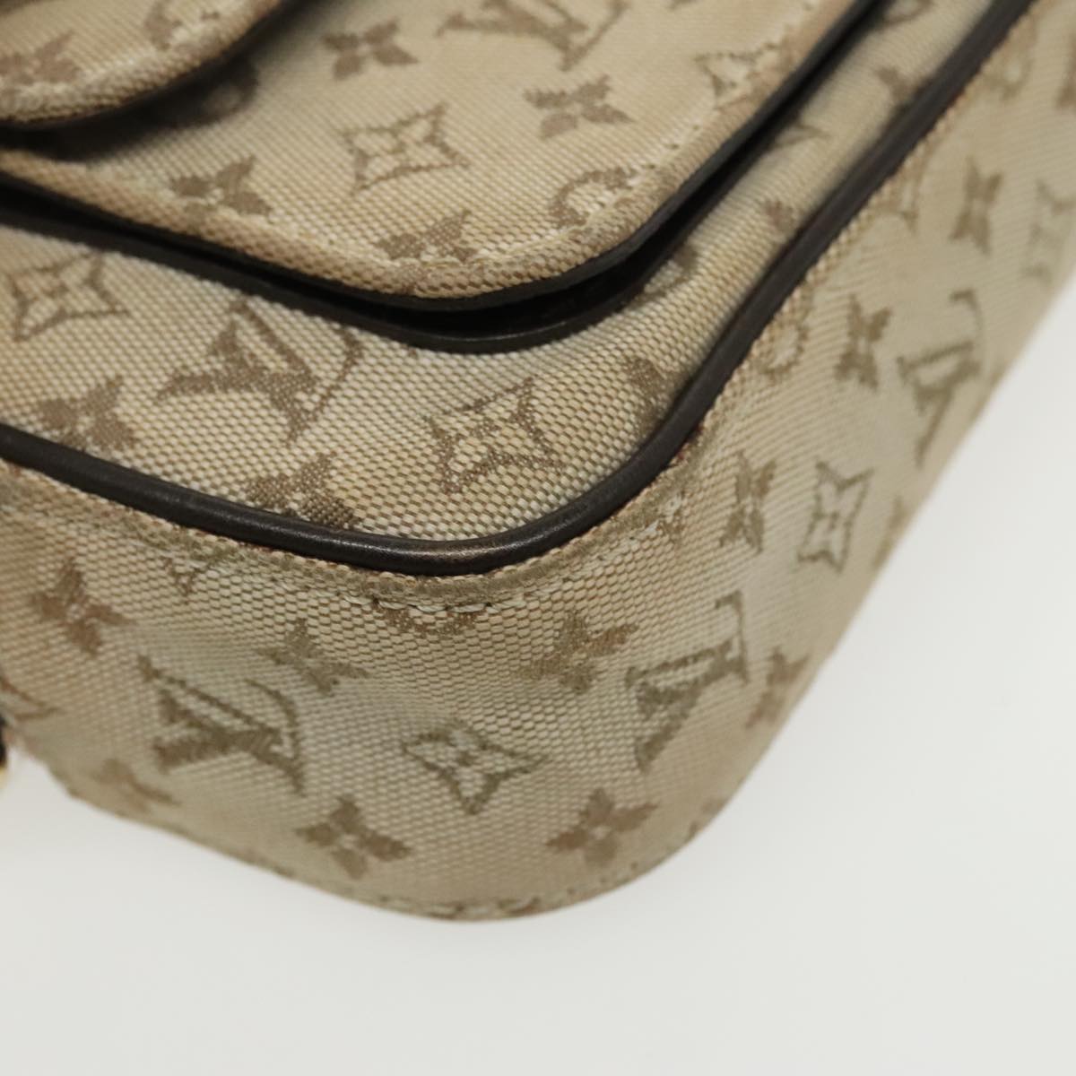 LOUIS VUITTON Monogram Mini Juliet MM Shoulder Bag Khaki M92218 LV Auth 95226