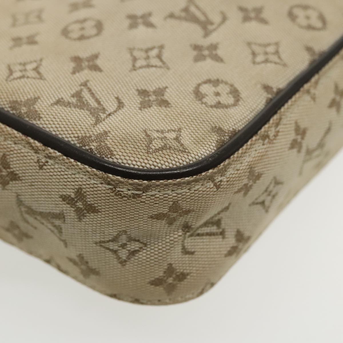 LOUIS VUITTON Monogram Mini Juliet MM Shoulder Bag Khaki M92218 LV Auth 95226