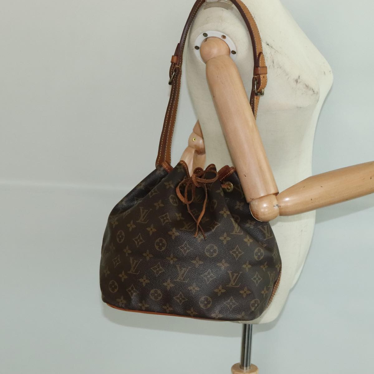 LOUIS VUITTON Monogram Petit Noe Shoulder Bag M42226 LV Auth 95277