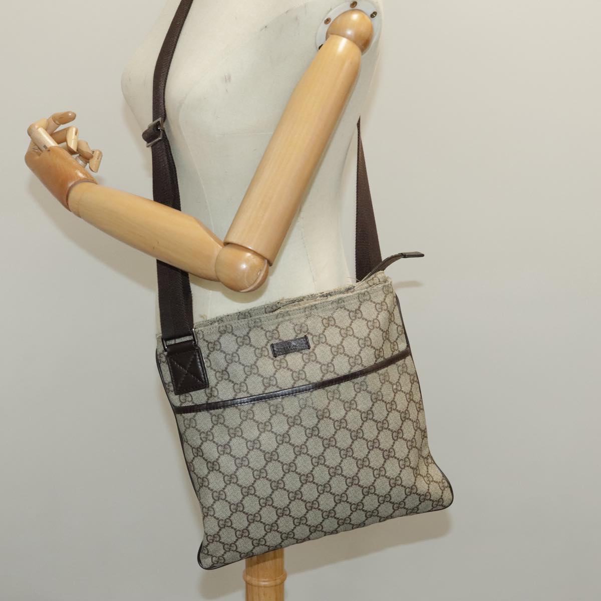 GUCCI GG Supreme Shoulder Bag PVC Leather Beige Brown Silver 141626 Auth 95328