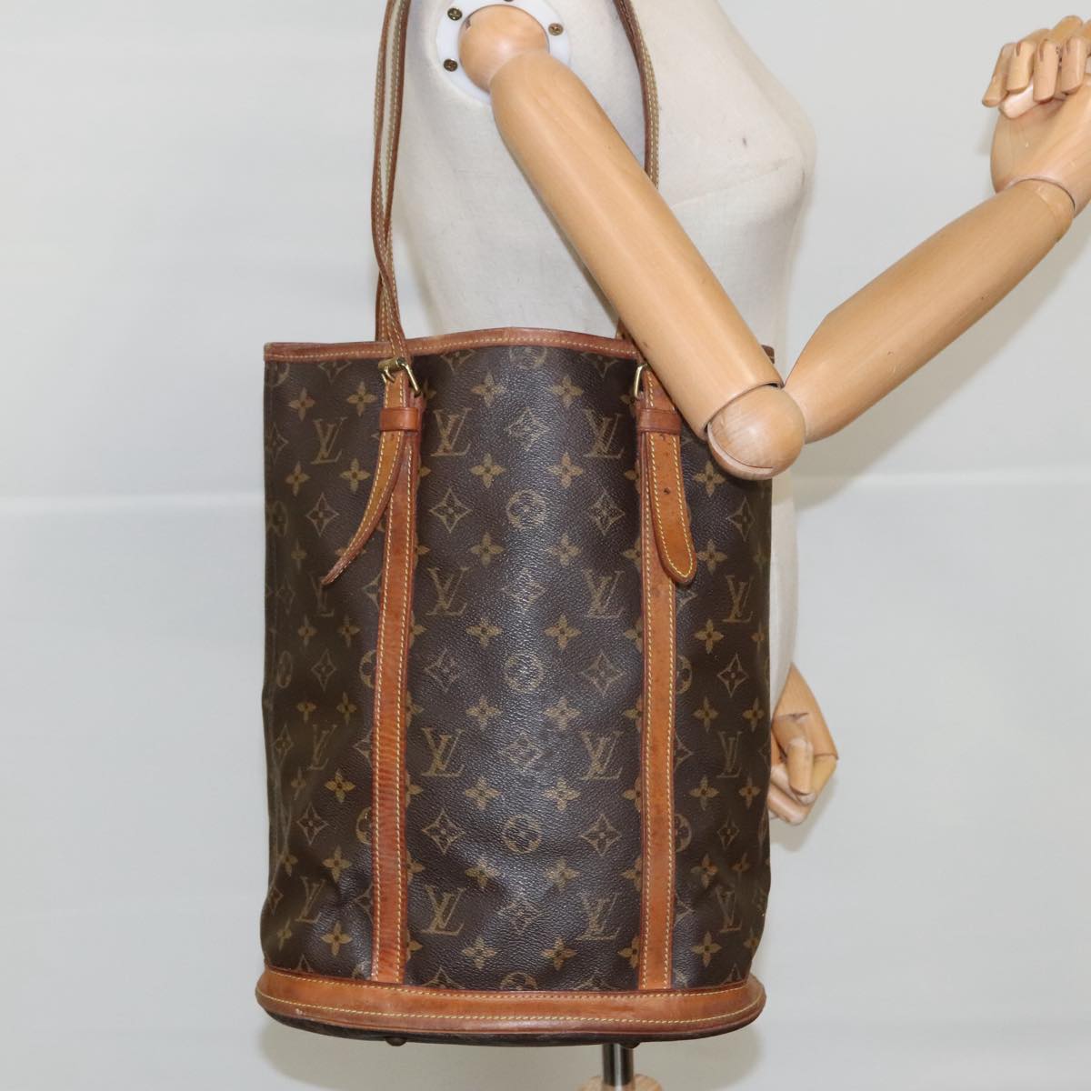 LOUIS VUITTON Monogram Bucket GM Shoulder Bag M42236 LV Auth 95360