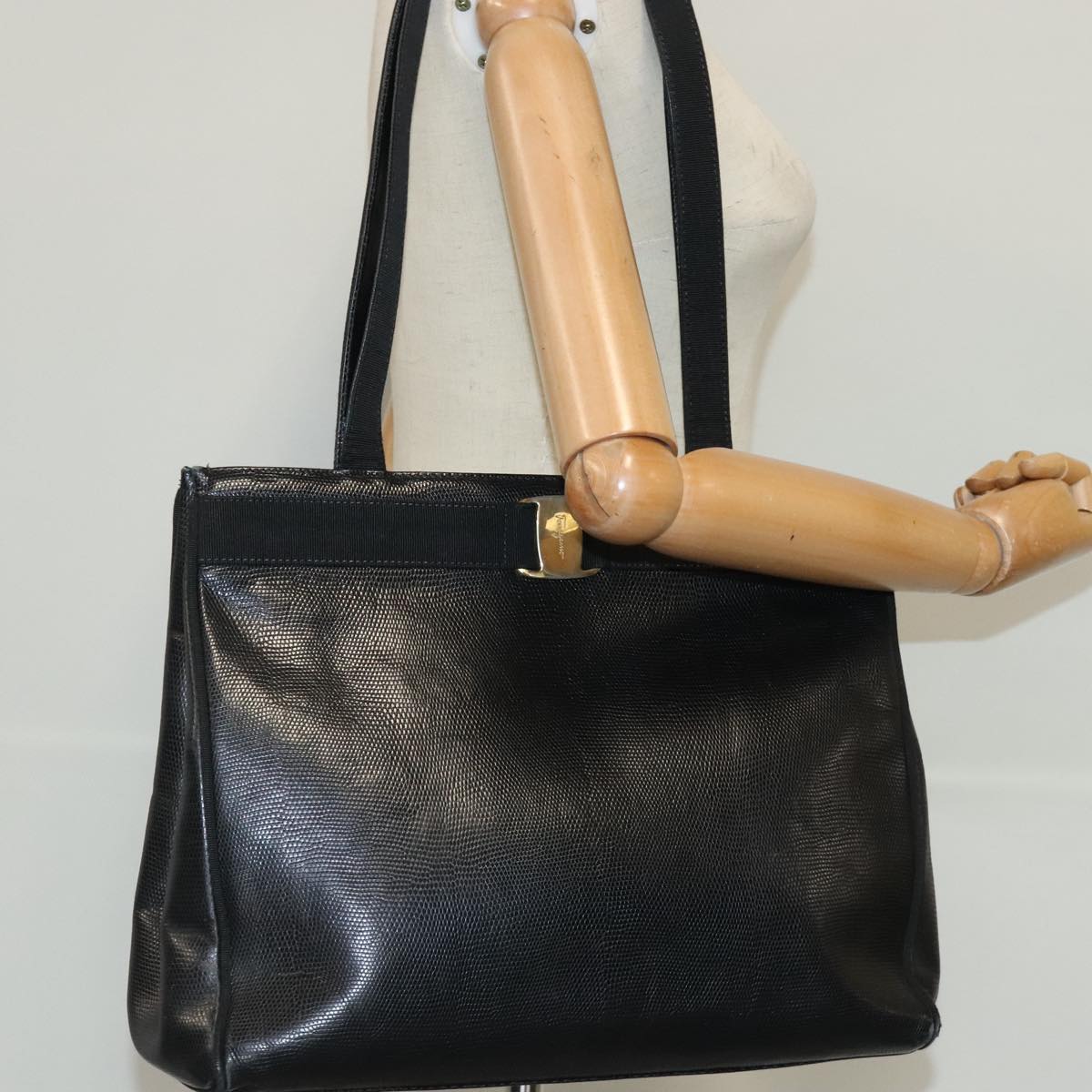 Salvatore Ferragamo Tote Bag Leather Black Gold Auth 95377