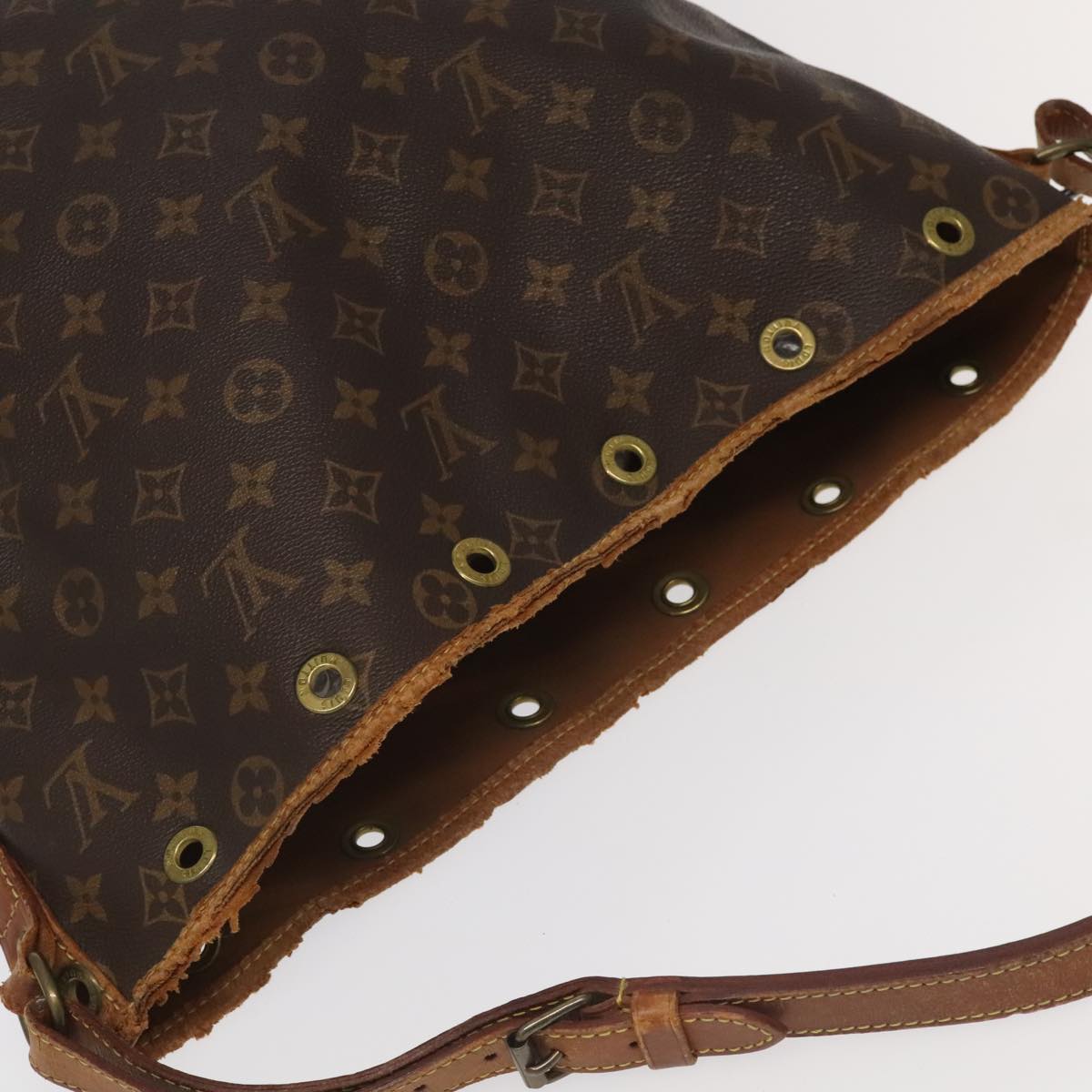 LOUIS VUITTON Monogram Noe Shoulder Bag M42224 LV Auth 95400