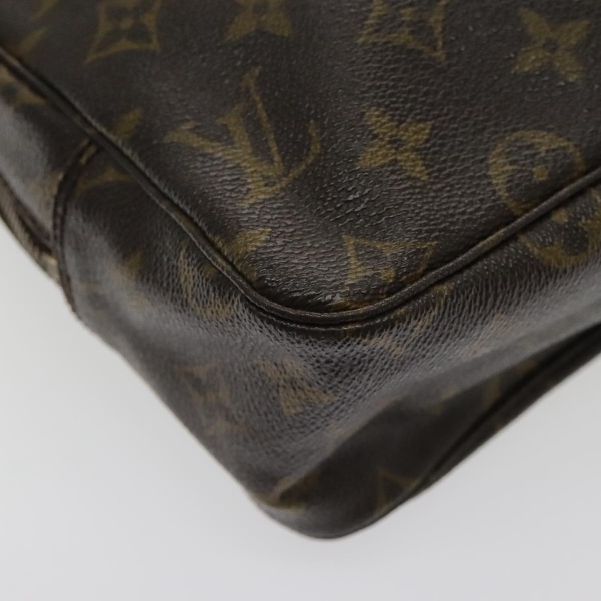 LOUIS VUITTON Monogram Trousse Toilette 28 Clutch Bag M47522 LV Auth 95409