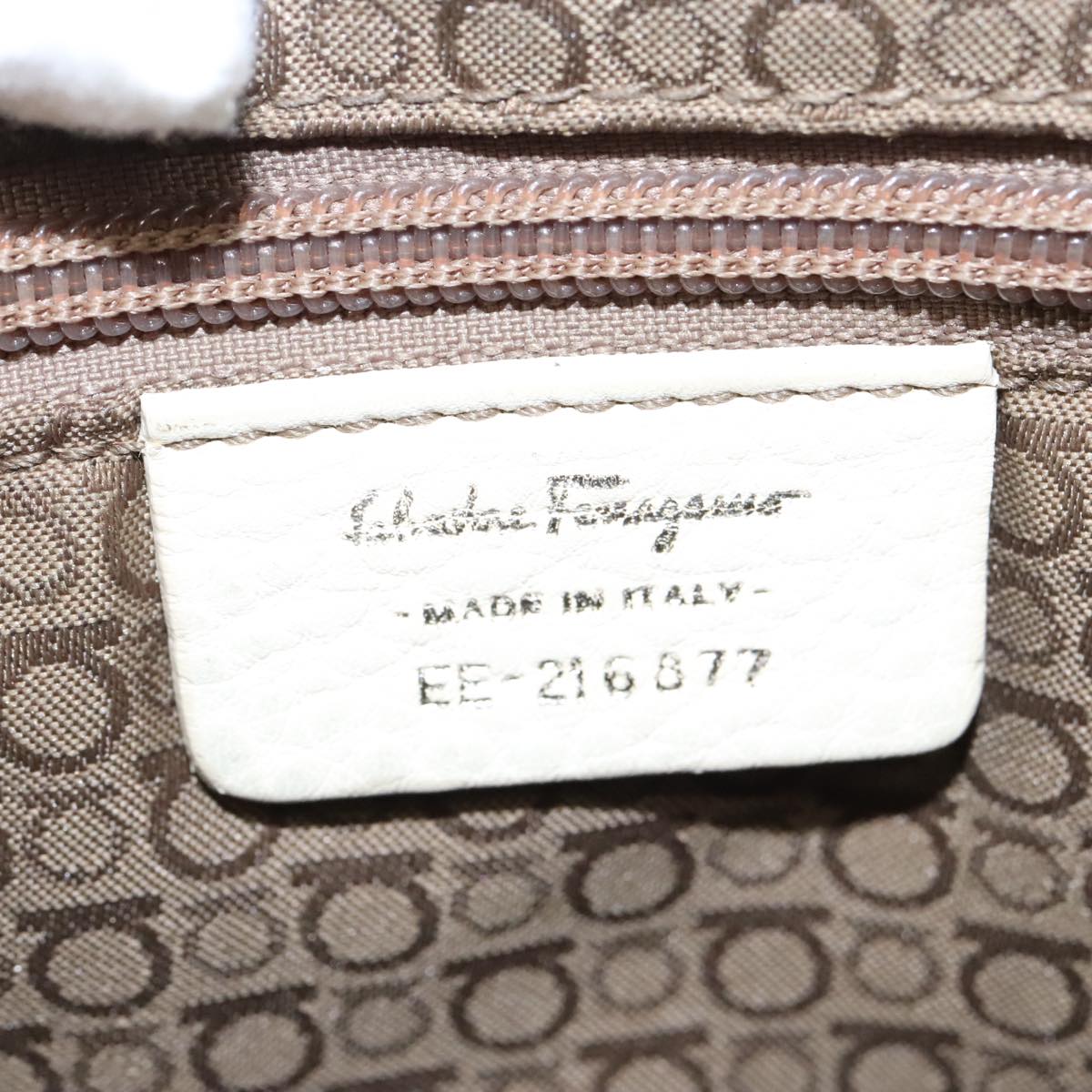 Salvatore Ferragamo Gancini Shoulder Bag Leather Beige Silver Auth 95485